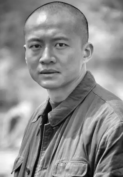 唐曾(中国内地影视男演员)_尚可名片