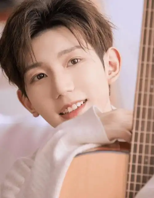 杨超越自炒?王源欧阳娜娜关系?安以轩复出?_节目_芒果_老公