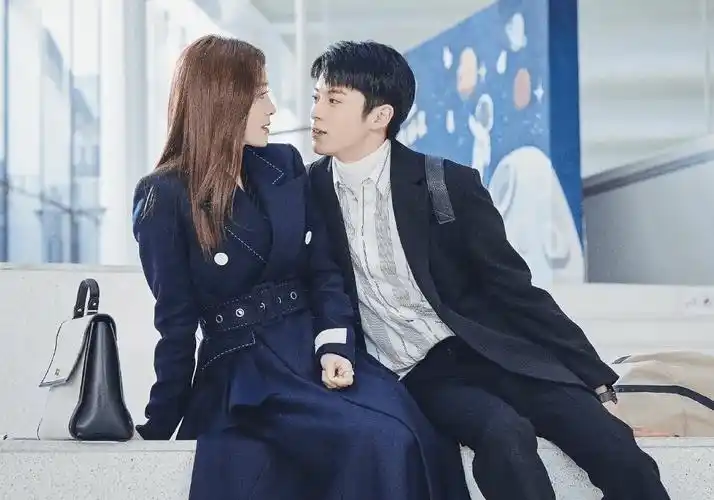 这次,秦岚把小她7岁的杨幂比下去了_许凯_网友_感觉