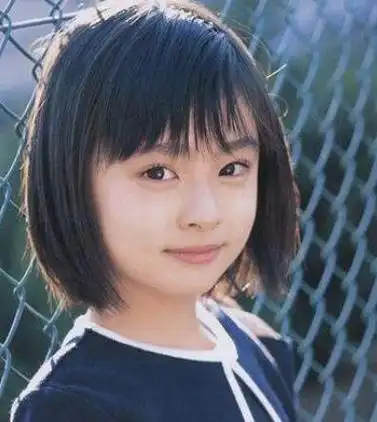 8岁小女孩短发发型图片