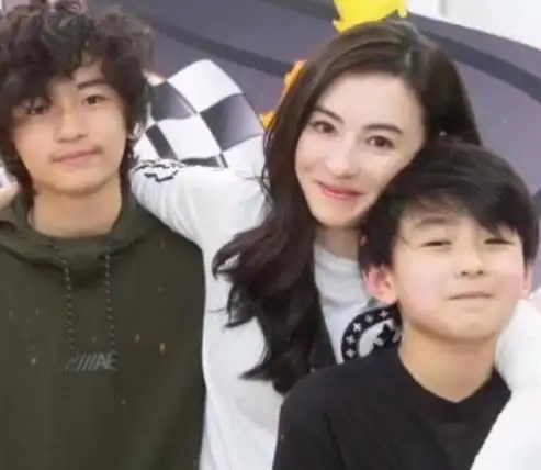 港媒披露张柏芝三胎生父孙东海,孩子据说随父姓,网友议论纷纷