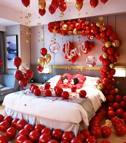 求婚惊喜布置氦气球生日派对酒店房间装饰惊喜礼物黑金气球束飘空 氦