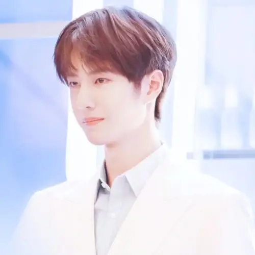 肖战,王一博头像