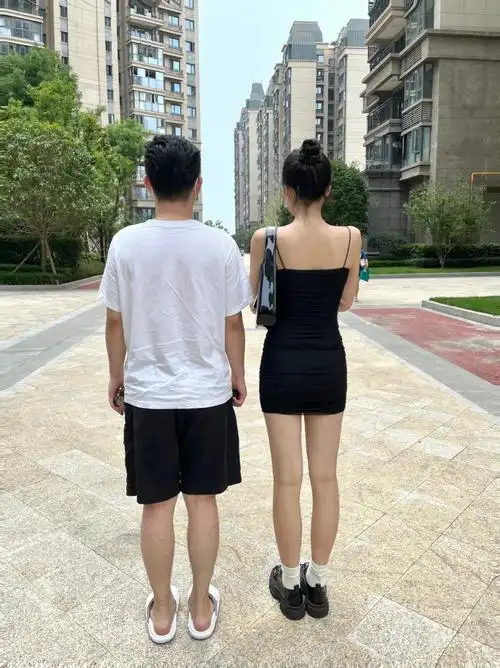 来拍照了  #175女生  #身高  #ootd