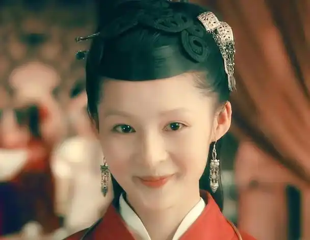 事实证明,被国家"秘密培养"9年的李沁,早已走上另一条道路!