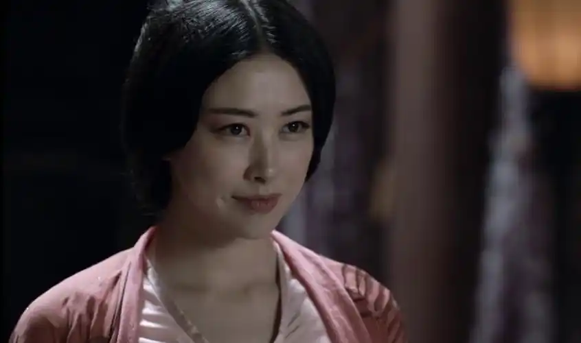 《天龙八部》朱珠版康敏风情万种,眼神媚而不妖,骨子里气质绝了