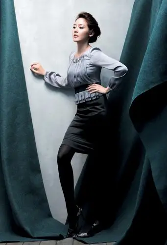 p>成宥利(sung yu ri),1981年3月3日出生于德国巴登,韩国女演员,歌手