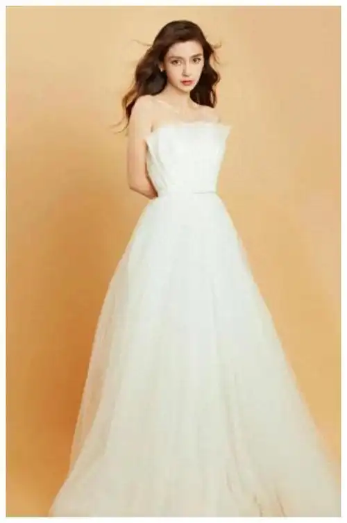 杨颖惊艳回归一袭白裙绽放魅力顶流女星再掀热潮