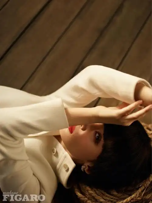 古力娜扎时尚写真波波头短发彰显个性又不失气质么么哒