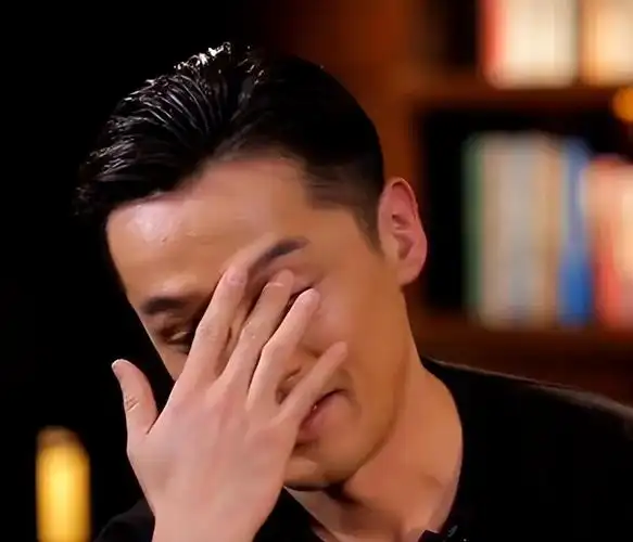 回顾薛佳凝分手15年后胡歌娶妻生子她选择出家背后心酸无人知