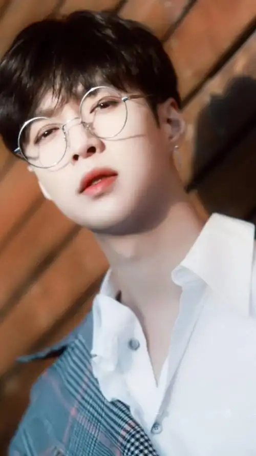 张艺兴英伦风帅气写真,高清图片,手机壁纸