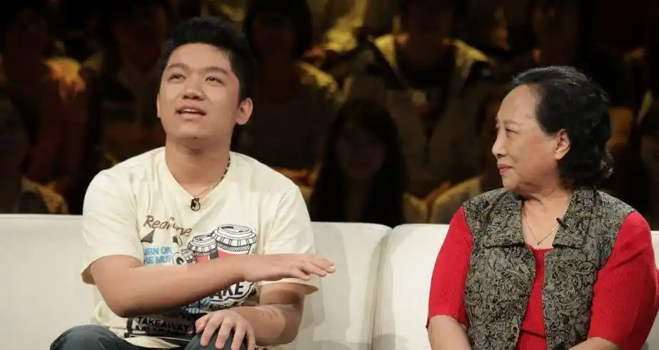 "小雨"尤浩然:3岁出道,高考3次才入北影,女朋友颜值惹人羡慕_儿女