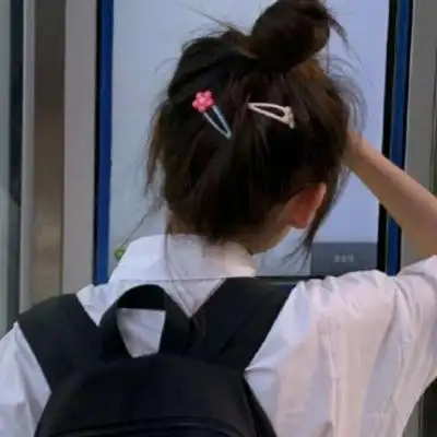 念七 丸子头女生头像