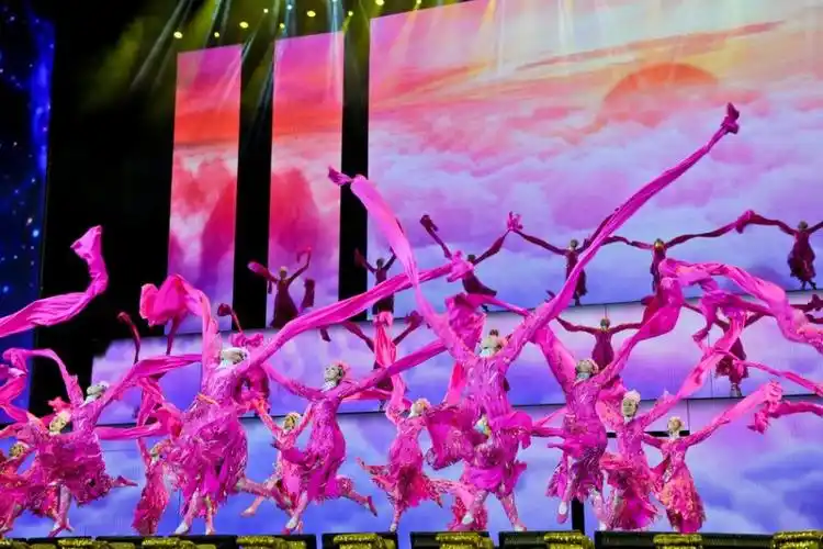 女子集体舞《万紫千红》