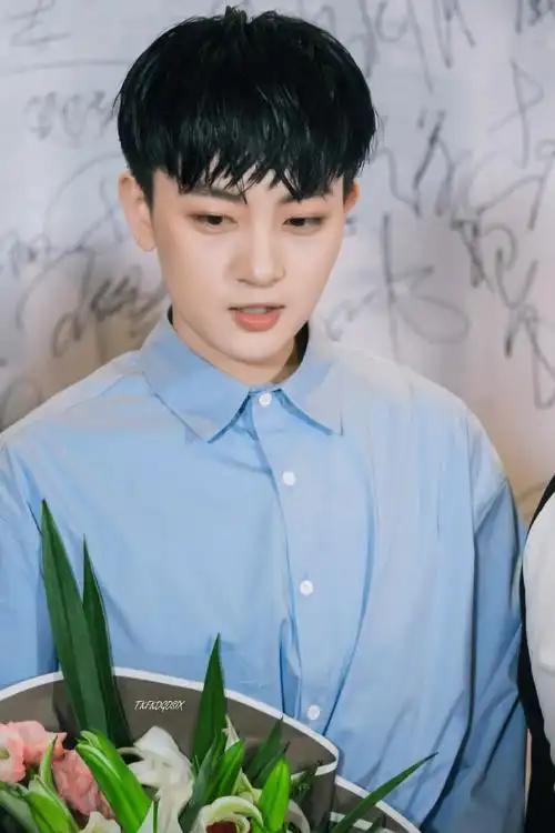 阳光很好风也温柔 歌曲动人但更多的开心来自于与你相遇@张晓钰dawn