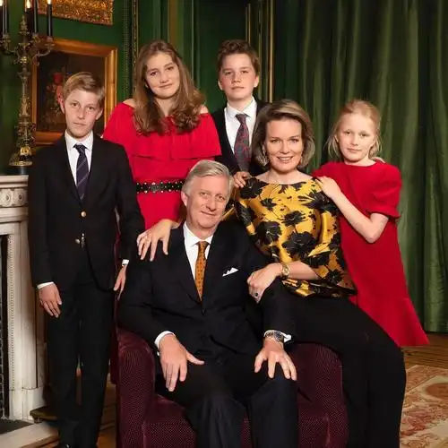 欧洲8国王室公开最新成员照片迎圣诞 10位平民王妃魅力大不同