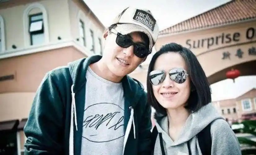 靳东为何放弃在一起5年的江珊,转身就娶了2婚的李佳?_感情_时候_中年