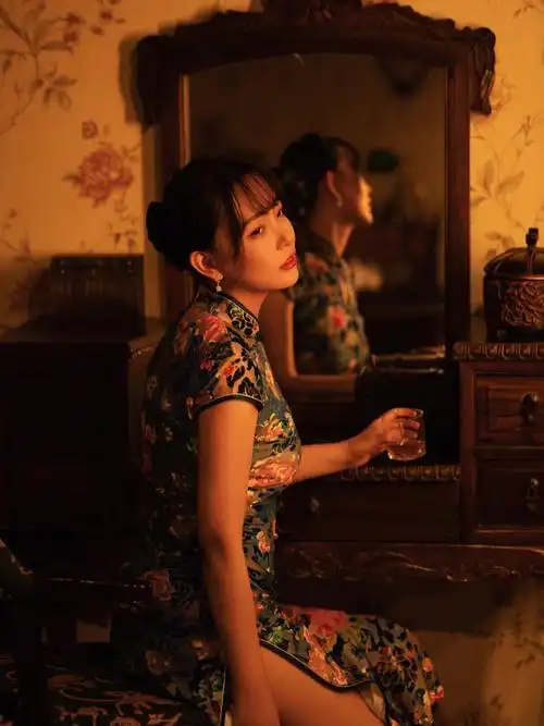 北京约拍来自两只狍子的古典旗袍写真