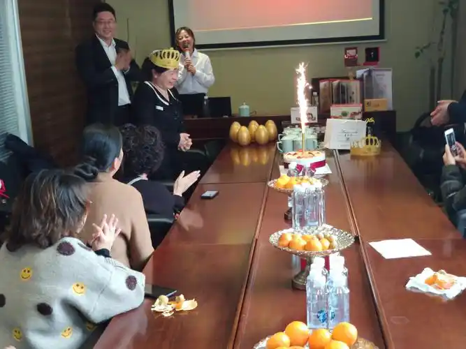 民泰银行温岭横峰支行第二次为客户举办生日会