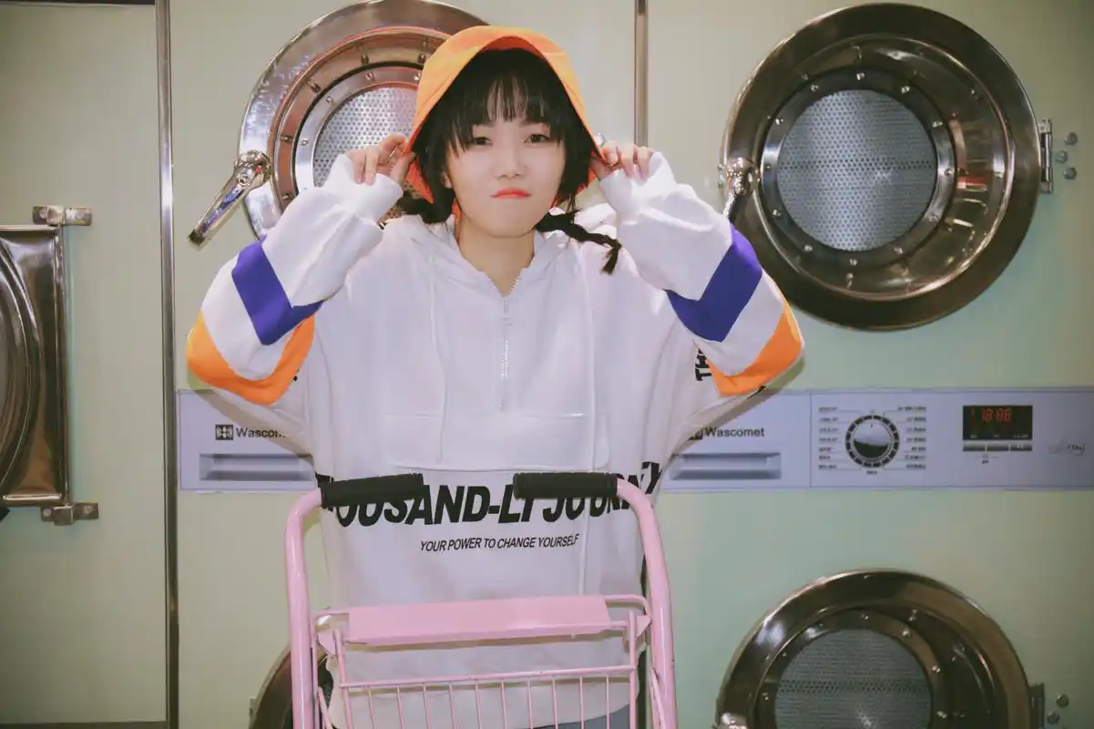 花粥出新专辑唱归去来兮愿意直面市场不再逃避