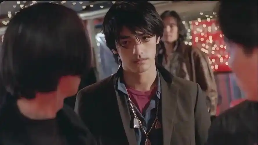 金城武24岁演《两个只能活一个》,在高清修复电影里是不是换.