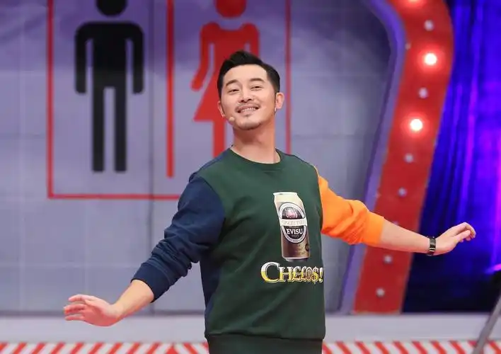 沙溢晒军艺毕业照:"这不是校草啥是校草?这是一片大草地!