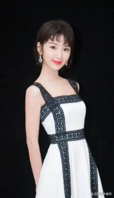 回顾刚出生就被"抛弃",成名后被索要赡养费,毛晓彤经历了啥?