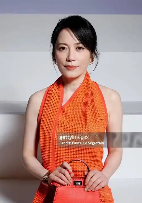 年过半百仍风韵犹存,这一次"不老女神"俞飞鸿,给宋慧乔上了一课