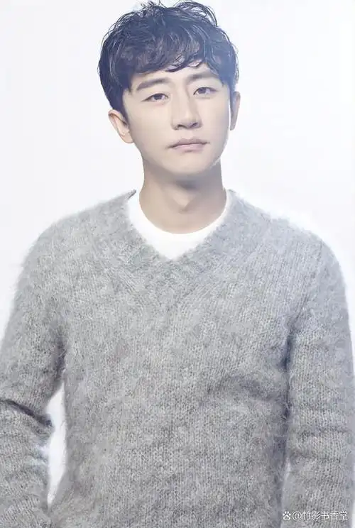 不拍戏就"消失"的黄轩,已经走上了男演员的另一条大道