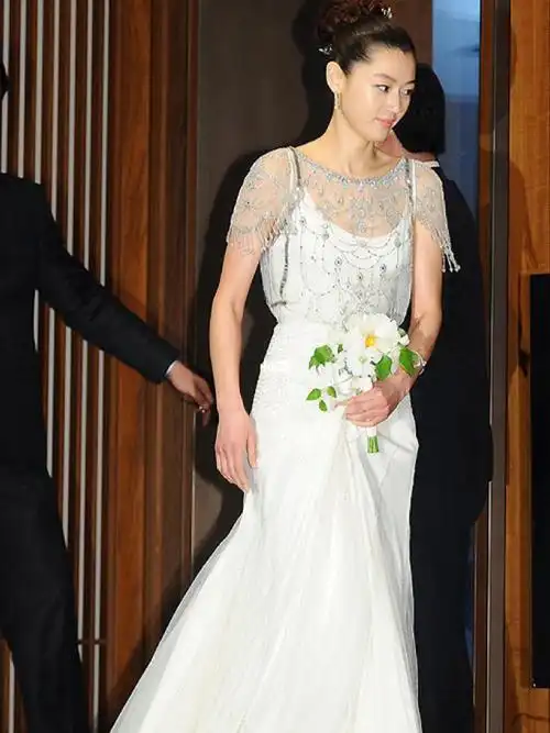 全智贤婚礼,被千颂伊美到了!真piu亮!