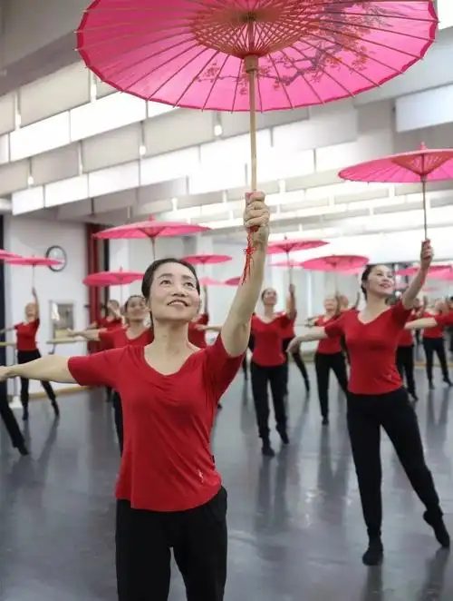 当芭蕾舞遇上广场舞 | 公益演出