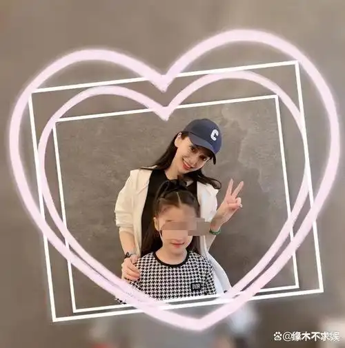 angelababy送儿子上学,一身行头近8万,小海绵入学条件引争议|杨颖