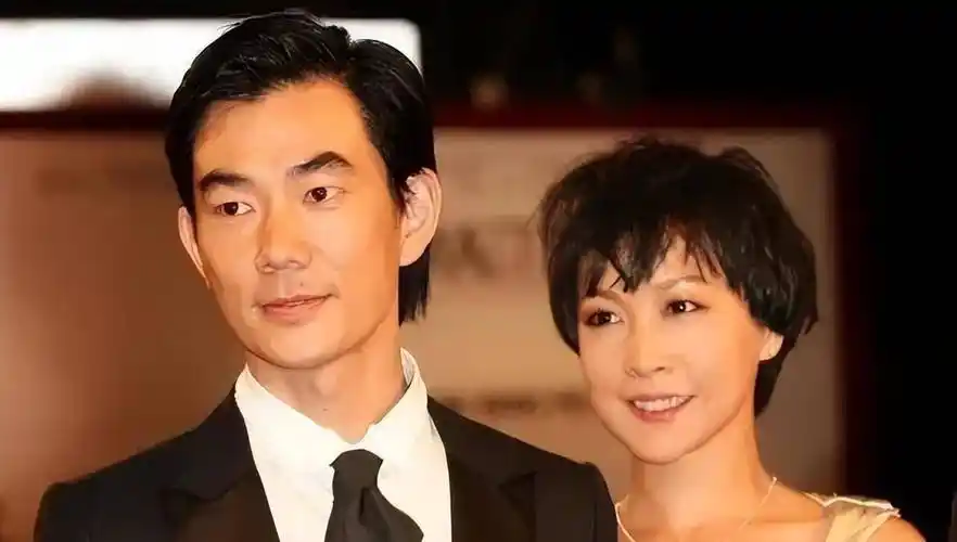 30岁一曲走红,宠妻34年零绯闻,"情歌天王"任贤齐真是贵圈清流