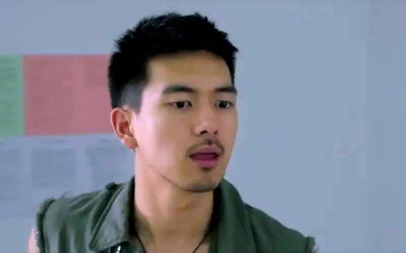 睡在我上铺的兄弟:李现教你如何与老师互动,这英语水平,太逗了_哔哩