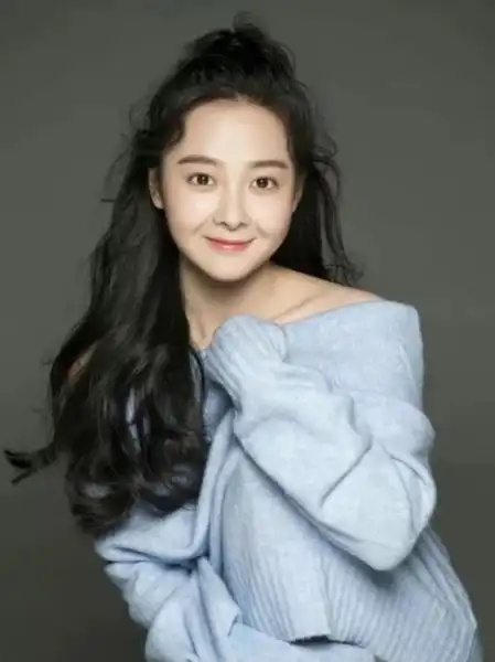 释小龙老婆杨丽晓介绍 释小龙的妻子个人资料_知识问答