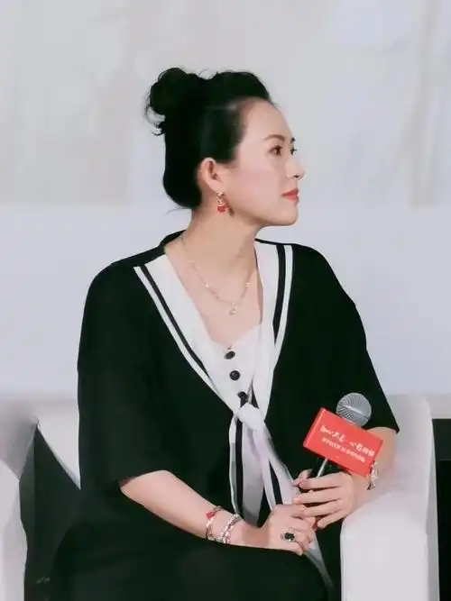 章子怡回忆我的父亲母亲笨拙青涩