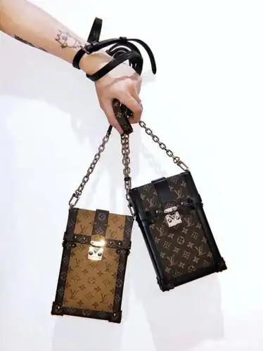 包包测评|范丞丞同款lv trunk vertical链条手机包大解析