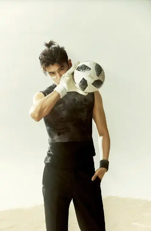 张云龙图片 张云龙时尚杂志写真大片