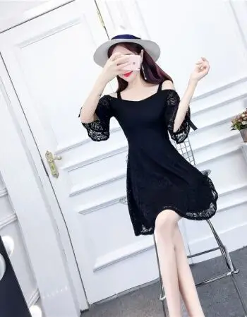 夏尔维纳2018夏季新款露肩蕾丝连衣裙女一字肩性感小清新黑色裙子