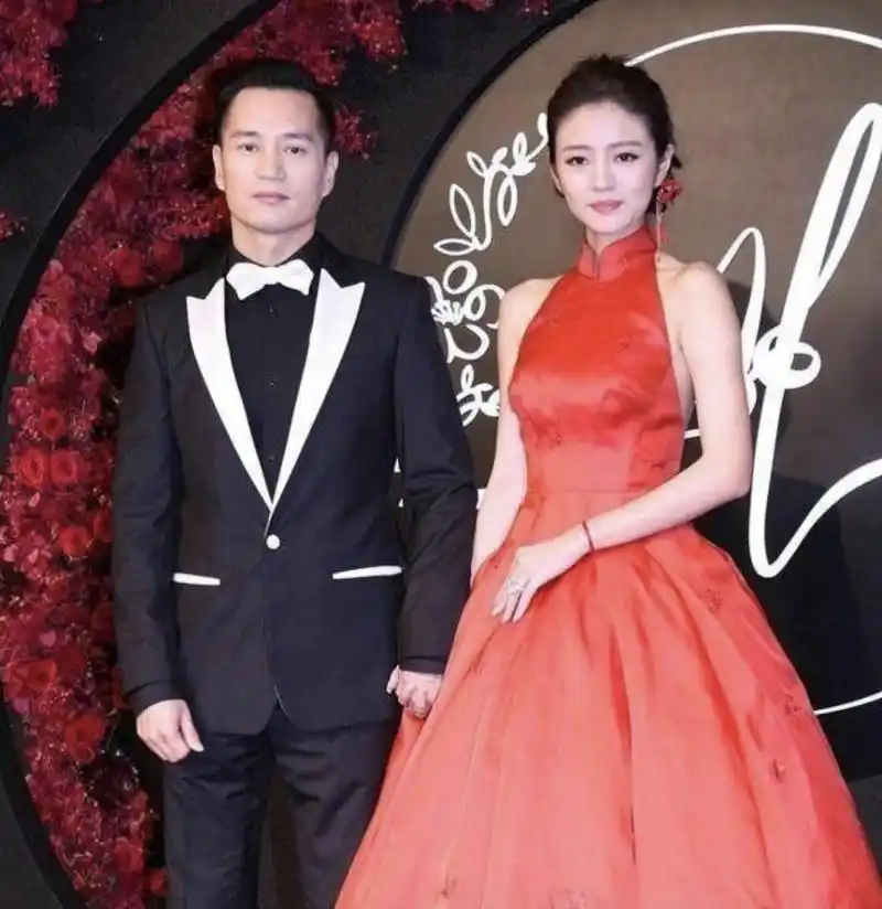 安以轩老公被捕细节,豪门也有真假|安以轩|陈荣炼|吴佩慈_新浪新闻