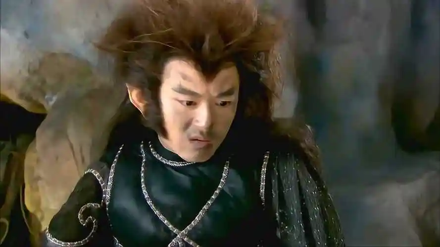 封神英雄榜哮天犬欲吃掉婴儿不料婴儿不是凡人哮天犬直接被电击