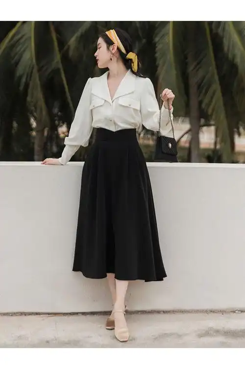 舒弗星拍照旅游穿的连衣裙早秋新款法式复古白色衬衣配黑色半身裙两件