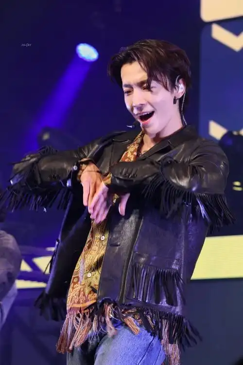 李东海饭拍##李东海艺能新星