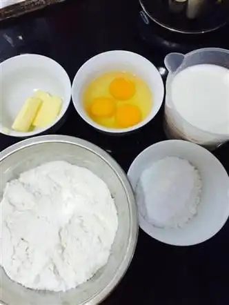 榴莲千层蛋糕的做法步骤1