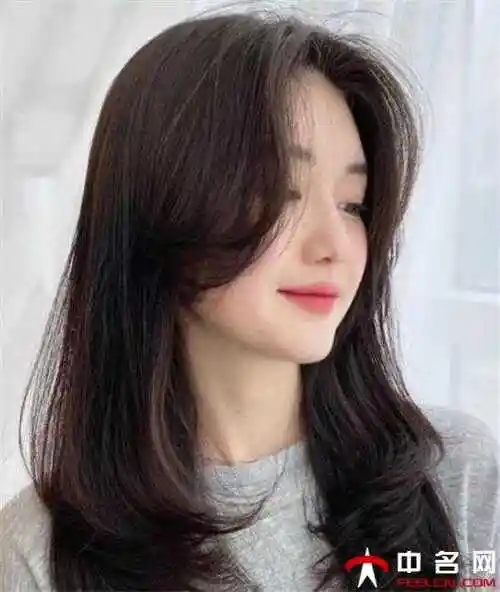 中长烫发发型2020年最新款