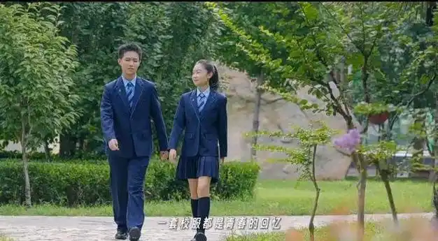 河南省实验中学2024级新生校服靓丽登场!