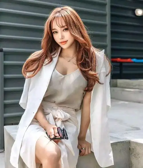 简约时尚优雅知性的穿搭推荐穿出女人柔美气质