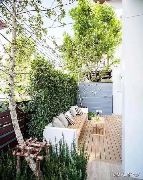 端头花园好精致联排别墅小花园景观设计实景图