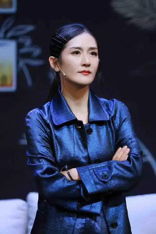 谢娜十三角关系上海站收官回归舞台演员身份引热议