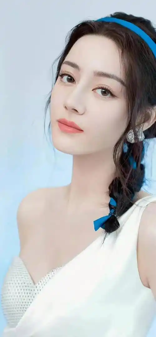 迪丽热巴被曝已婚怀孕,视频配文暗示预产期在十月_活动_毛衣_时间